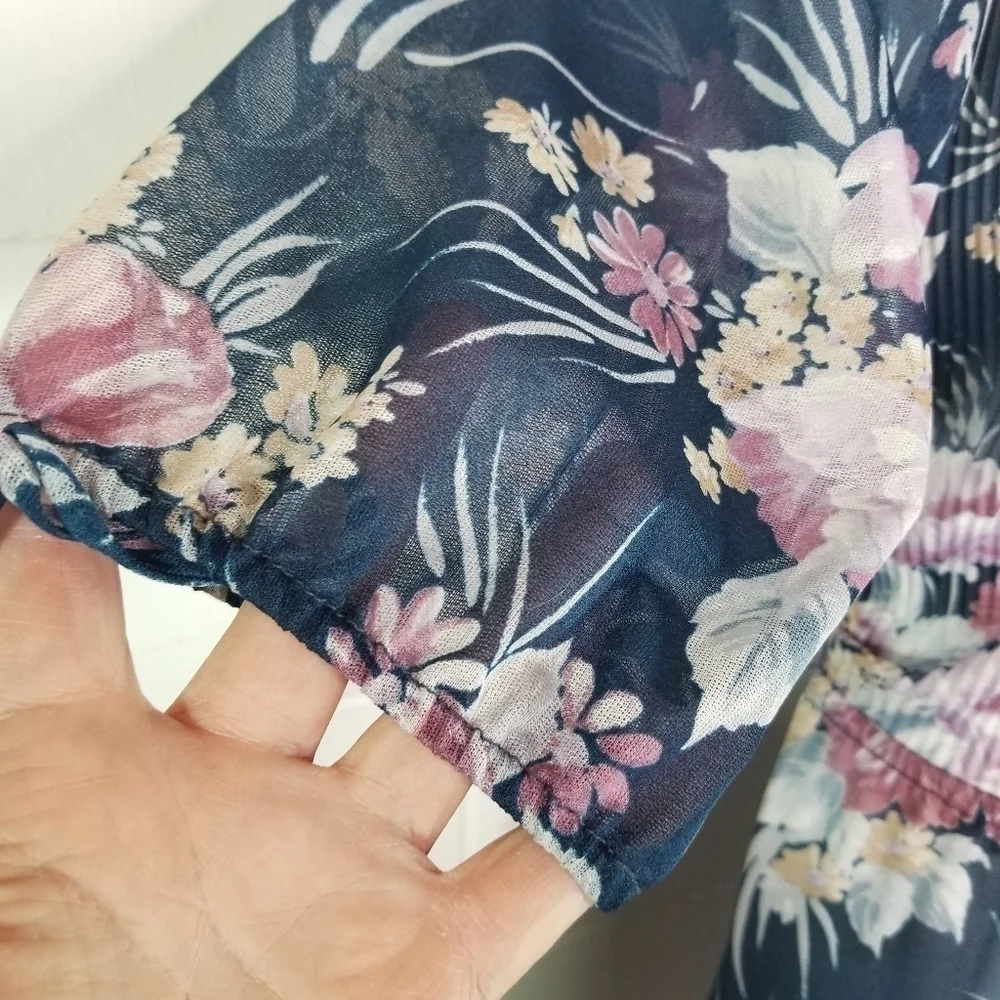 Vtg 70s floral semi sheer pleated dress - Picture 7 of 9